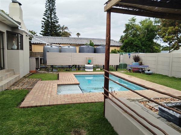 4 Bedroom Property for Sale in Gonubie Eastern Cape